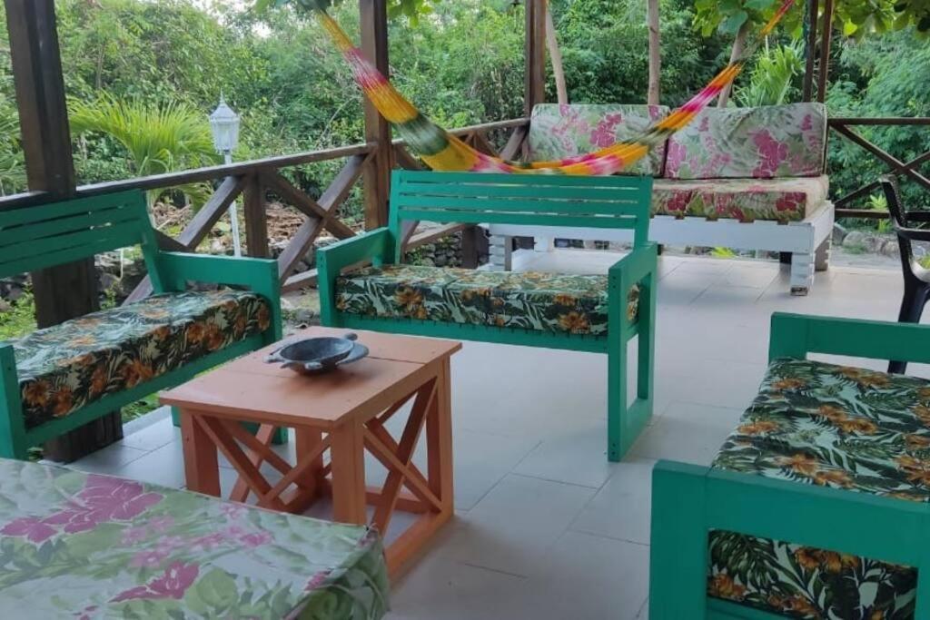 Mi Hermosa - Casa Islena A 70 Metros De La Playa Archibolds Kültér fotó