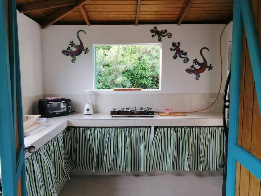 Mi Hermosa - Casa Islena A 70 Metros De La Playa Archibolds Kültér fotó
